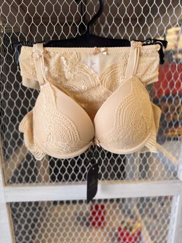 ΣΟΥΤΙΕΝ SUPER PUSH UP LACE BRA ΜΠΕΖ-ΜΑΥΡΟ : 8062B